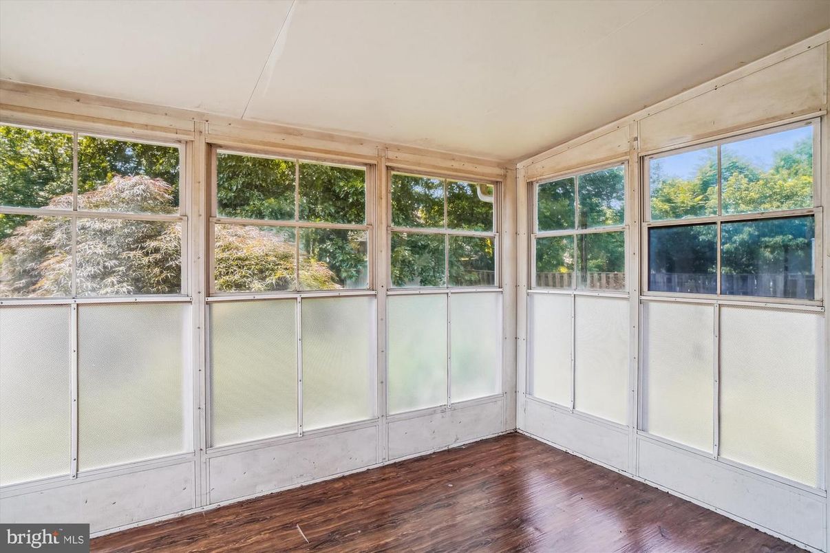 Interior, Sun Room, Wood Texture Flooring