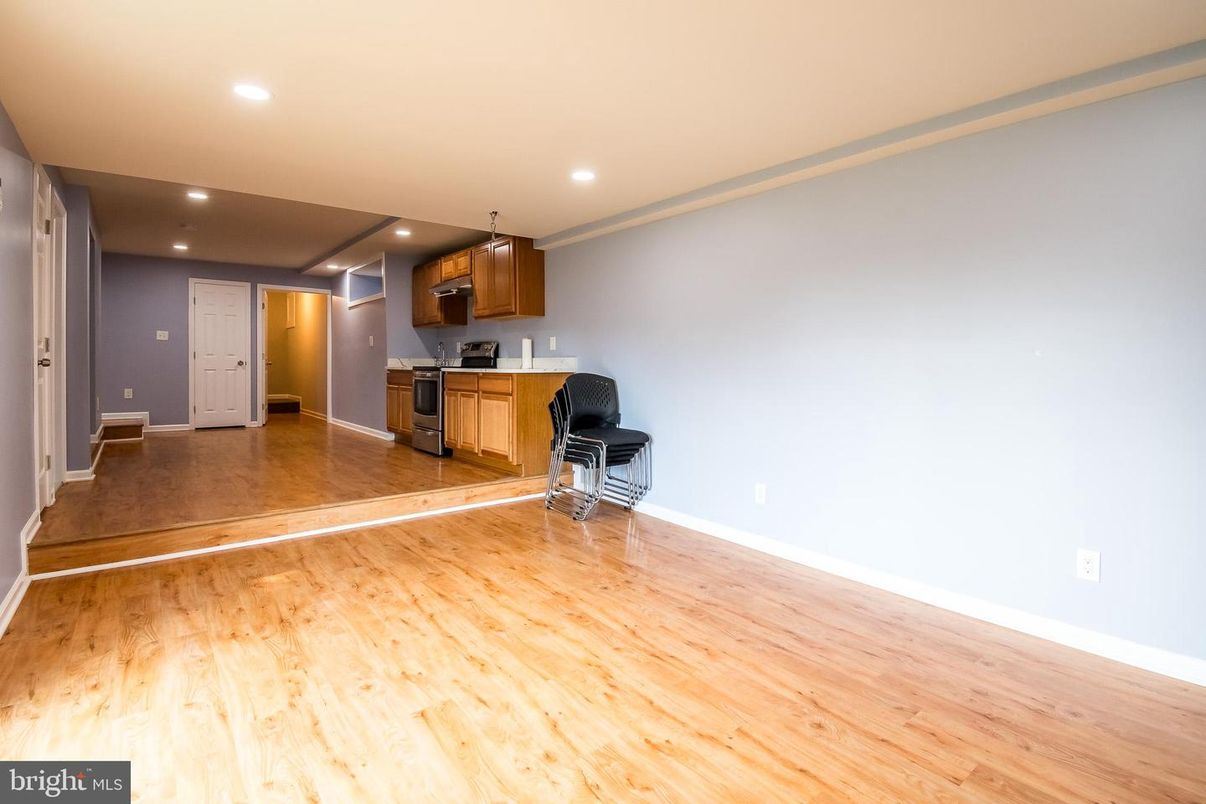 Empty room, Interior, Kitchen, Recessed Lighting, Wood Texture Flooring