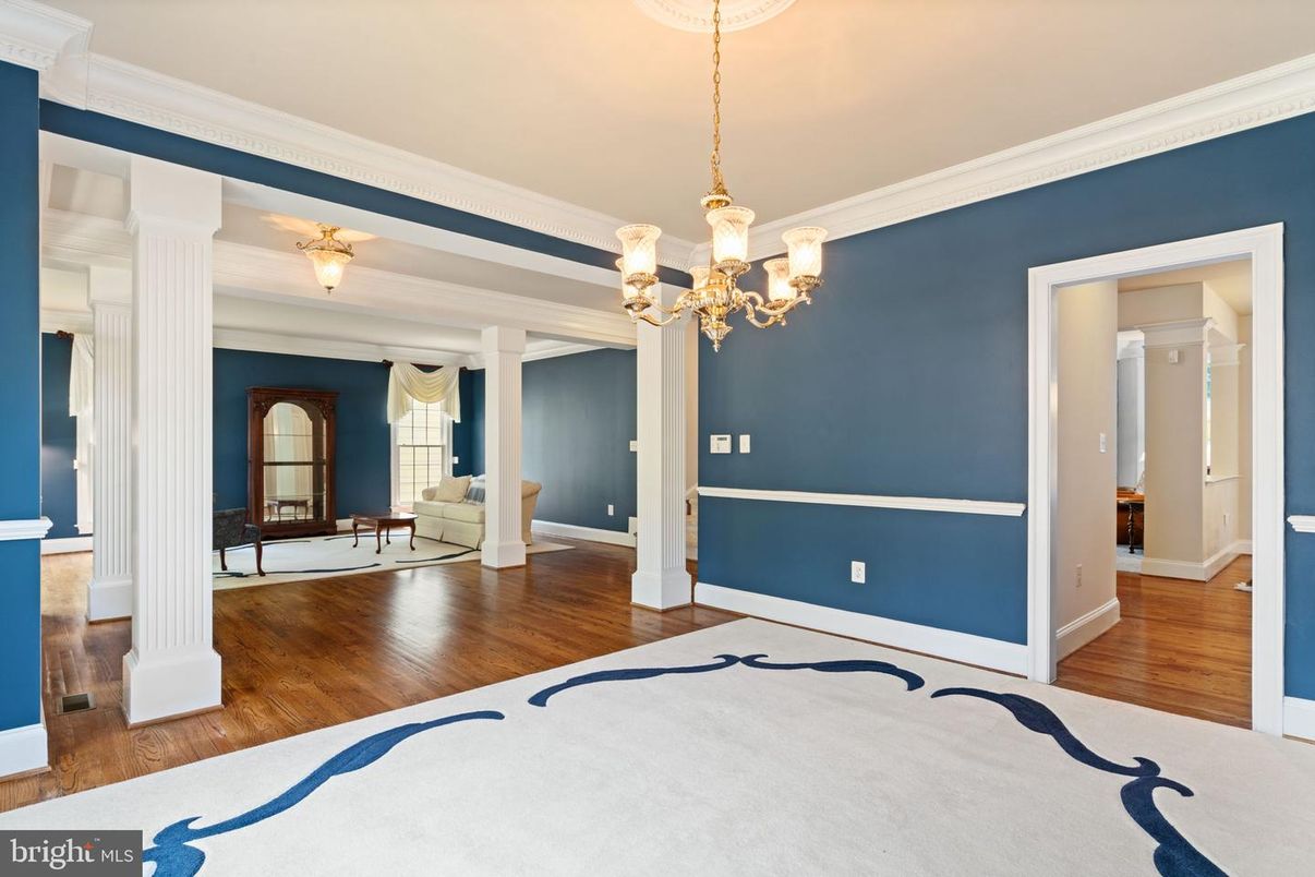 Chandelier, Empty room, Interior, Wood Texture Flooring