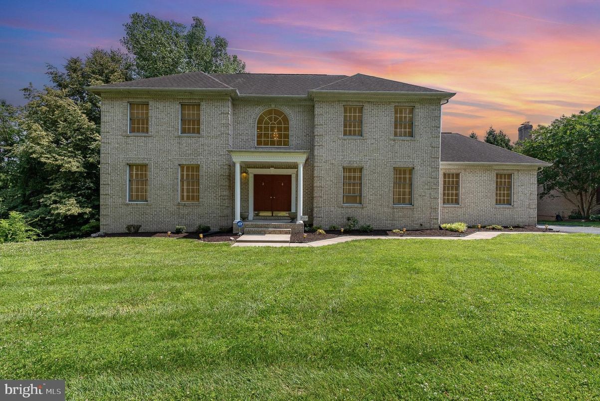 Backyard, Exterior, Facade, Georgian