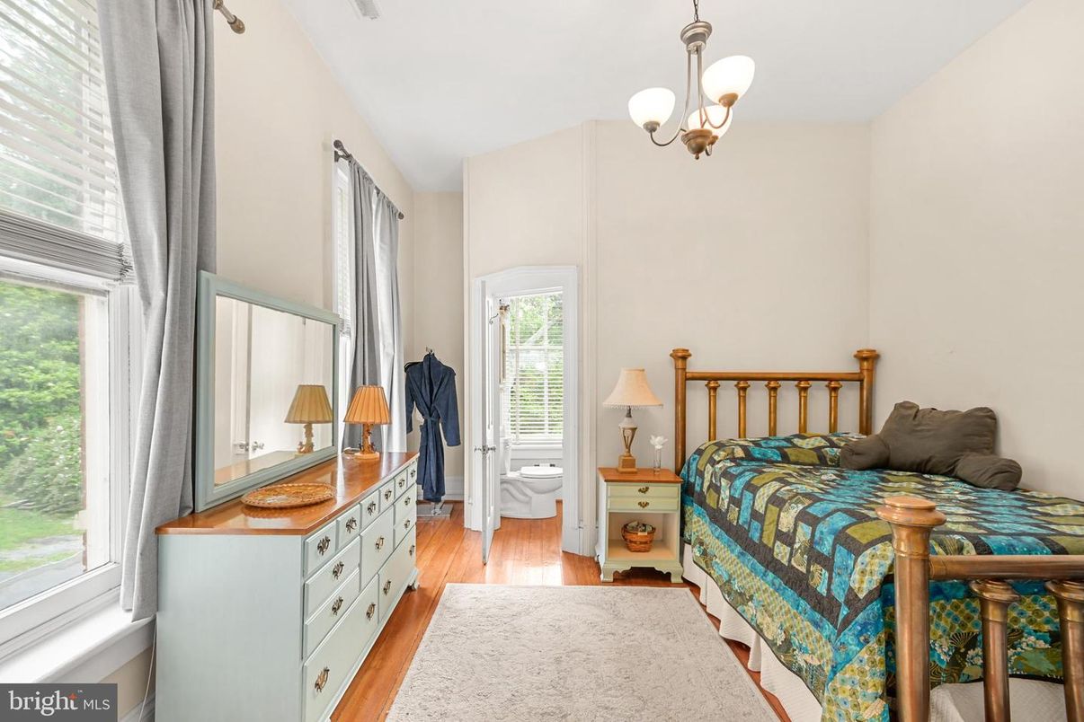 Bedroom, Interior, Pendant Lights, Wood Texture Flooring