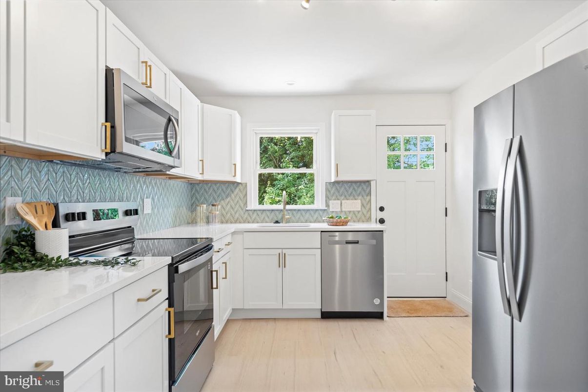 Interior, Kitchen, Stainless Steel Appliances, Wood Texture Flooring