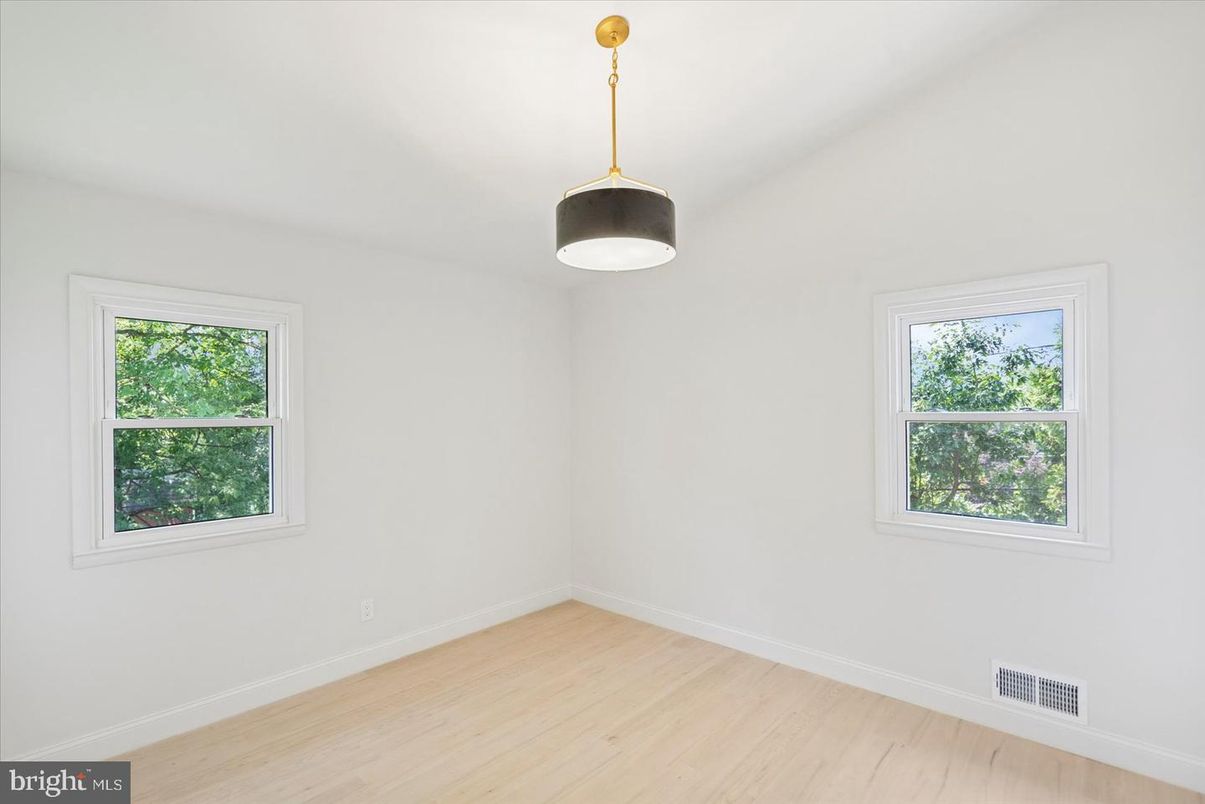Empty room, Interior, Pendant Lights, Wood Texture Flooring