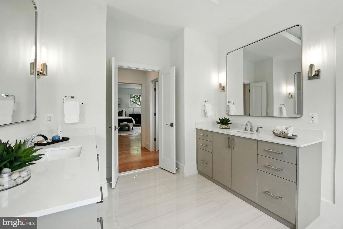Bathroom, Dual Sink Vanities, Interior, Wood Texture Flooring
