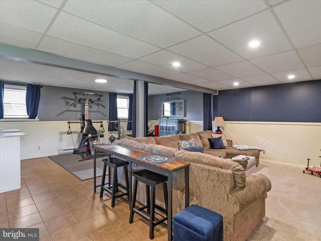 Fitness Equipment, Interior, Living room, Recessed Lighting