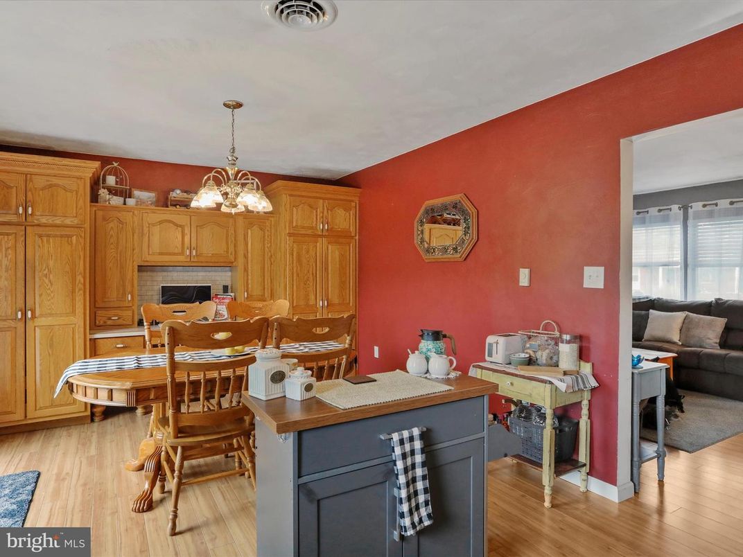 Chandelier, Dining room, Interior, Kitchen, Pendant Lights, Wood Texture Flooring