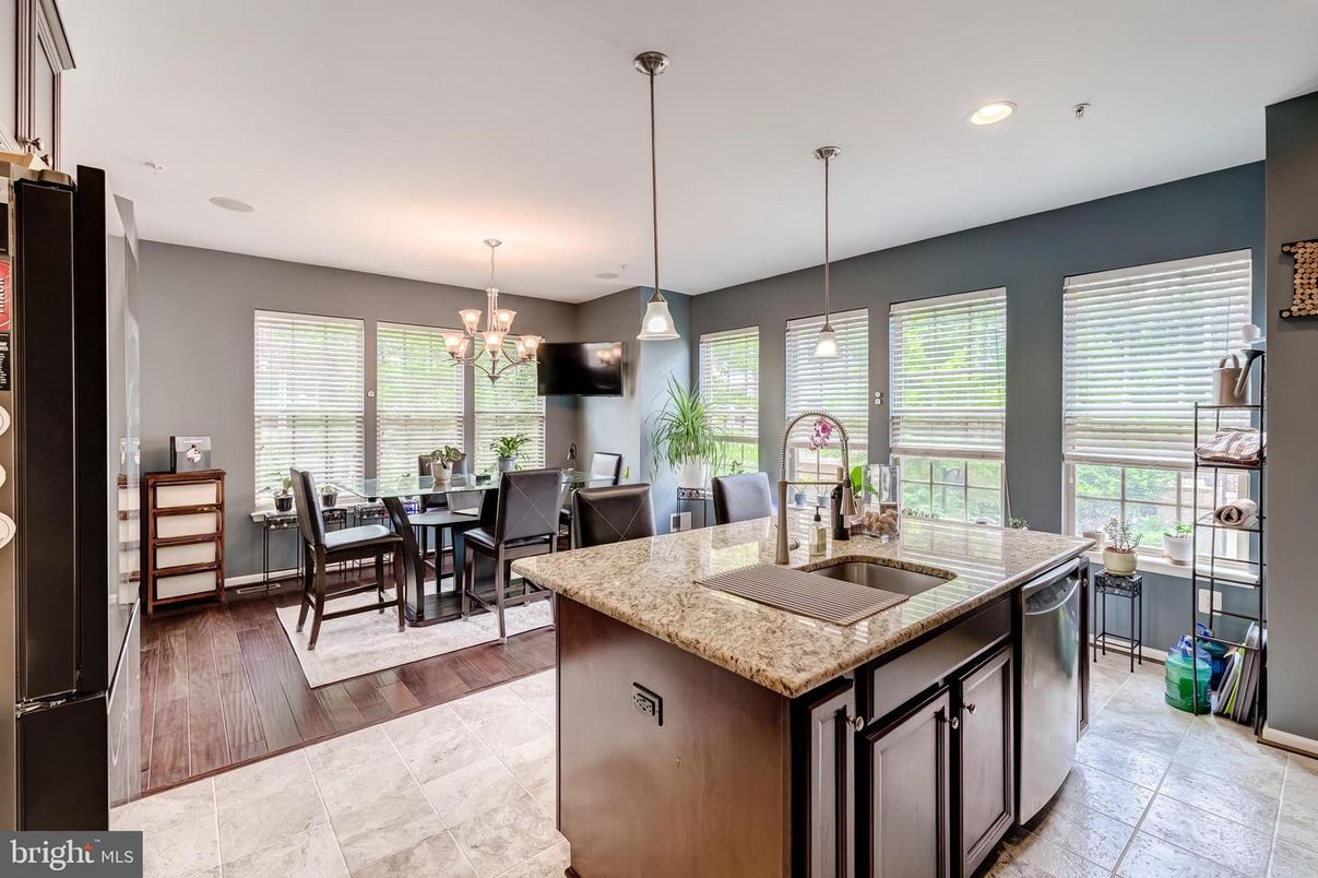 Chandelier, Dining room, Interior, Kitchen, Pendant Lights, Recessed Lighting, Wood Texture Flooring