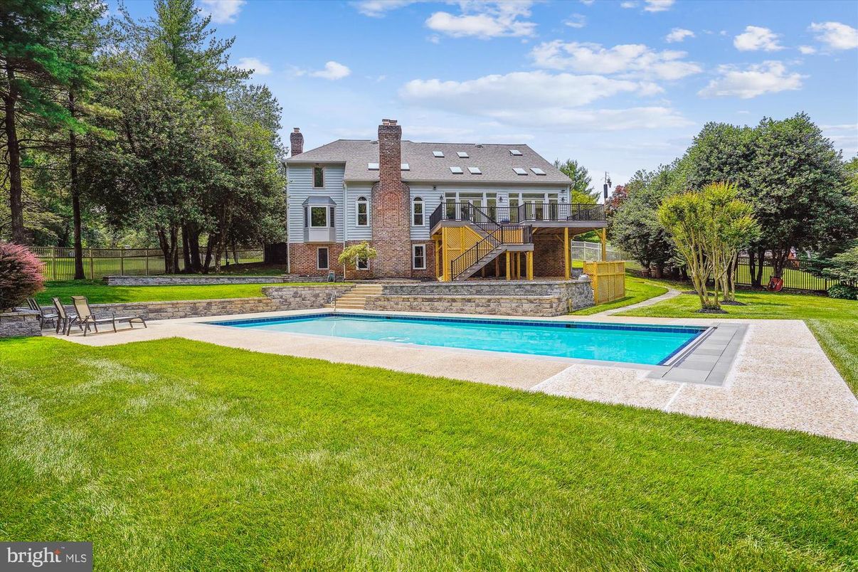 Backyard, Exterior, Pool