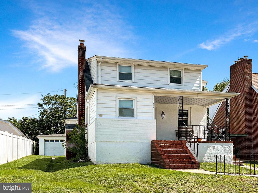 Detached Garage, Exterior, Facade, American Foursquare