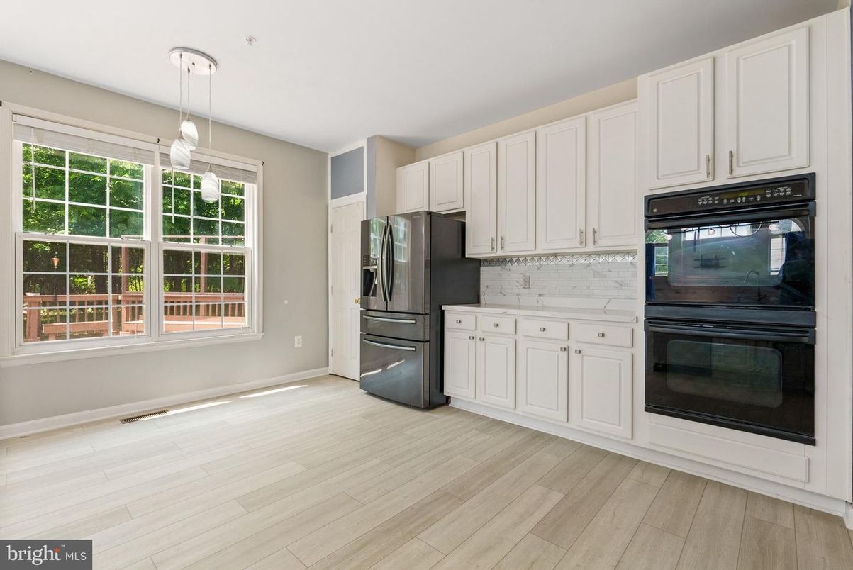 Interior, Kitchen, Pendant Lights, Wood Texture Flooring