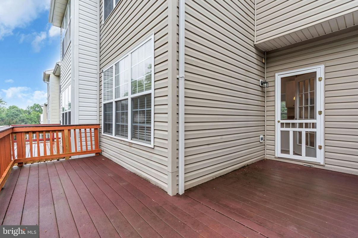 Exterior, Wood Texture Flooring