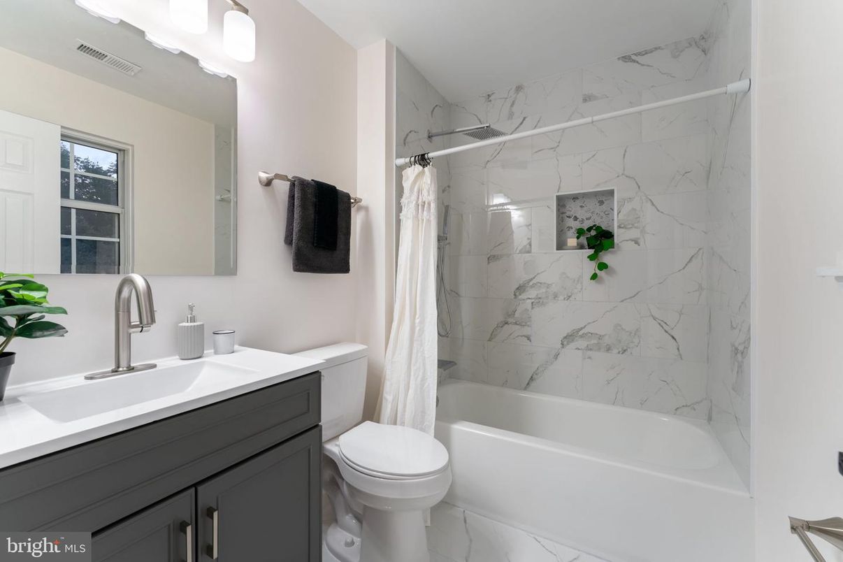 Bathroom, Interior, Marble, Marble Walls