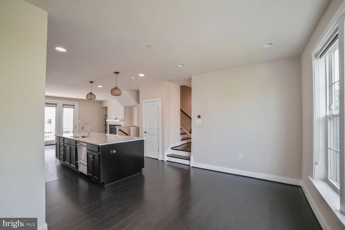 Interior, Kitchen, Pendant Lights, Recessed Lighting, Wood Texture Flooring