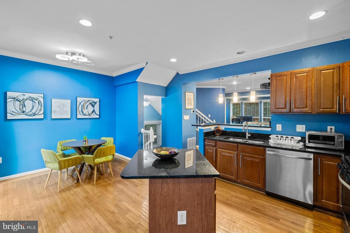 Dining room, Interior, Kitchen, Recessed Lighting, Wood Texture Flooring