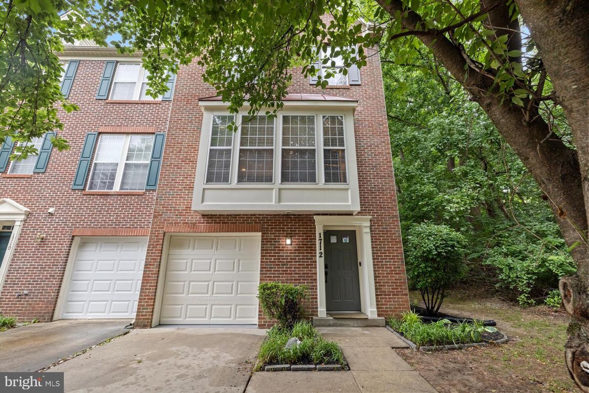 Attached, Exterior, Facade, Brick Facade, Rowhouse