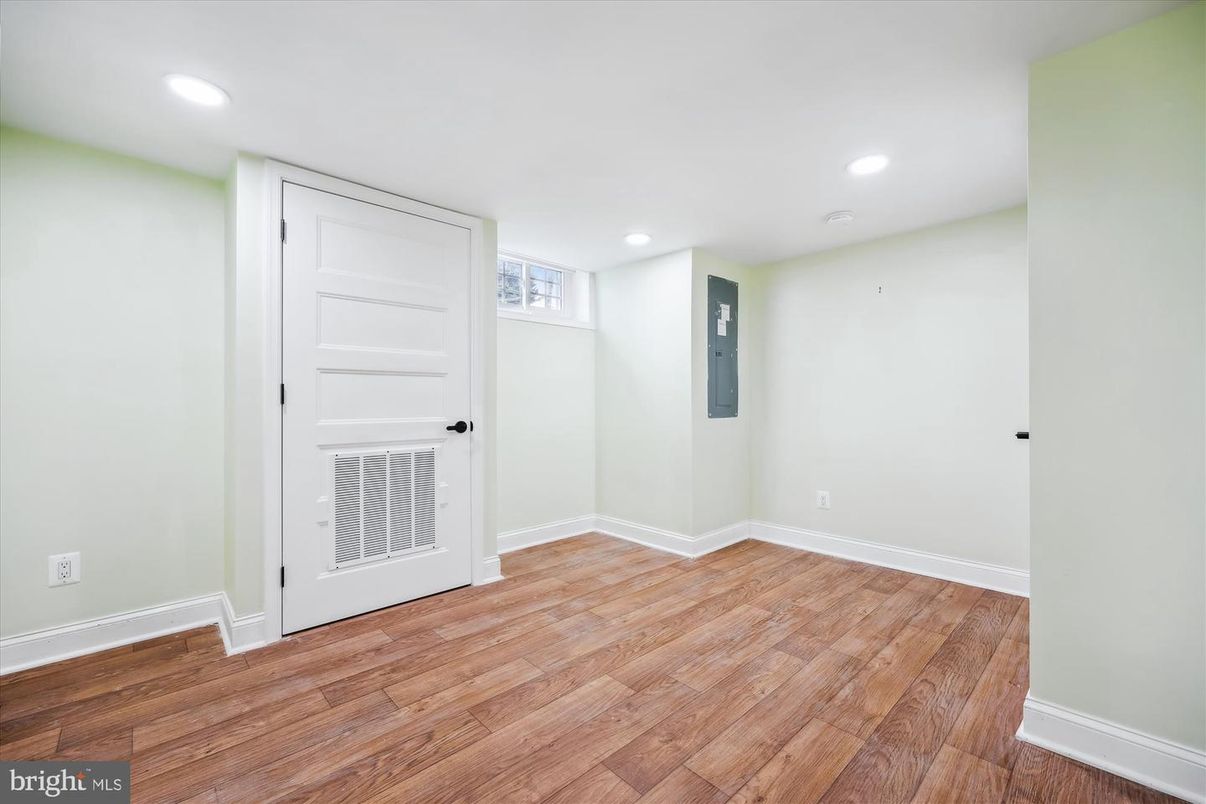 Elevator, Empty room, Interior, Recessed Lighting, Wood Texture Flooring