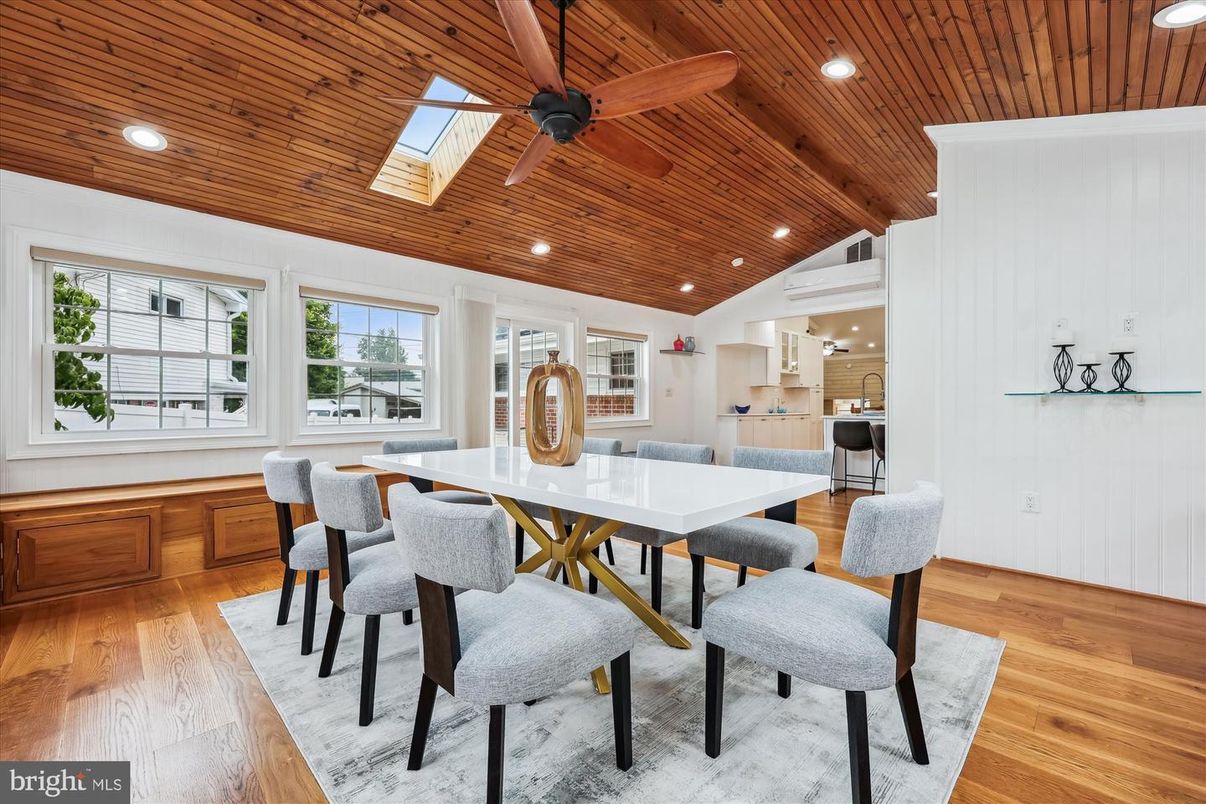 Dining room, Interior, Recessed Lighting, Wooden Ceilings, Wood Texture Flooring