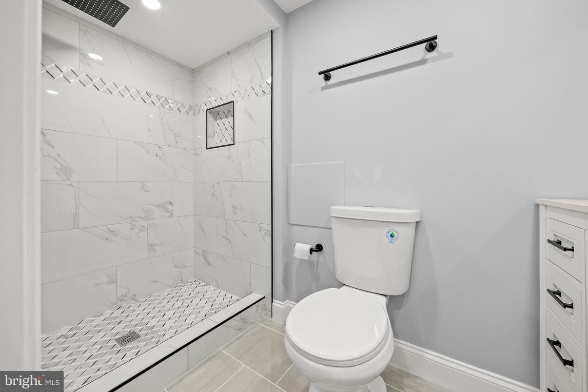 Bathroom, Interior, Marble Walls, Recessed Lighting