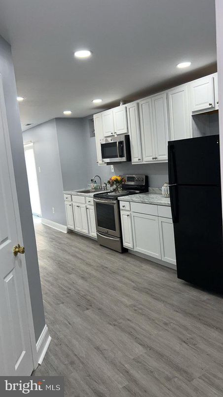 Interior, Kitchen, Recessed Lighting, Wood Texture Flooring