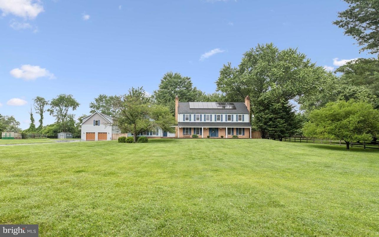 Backyard, Detached Garage, Exterior, Solar Panels