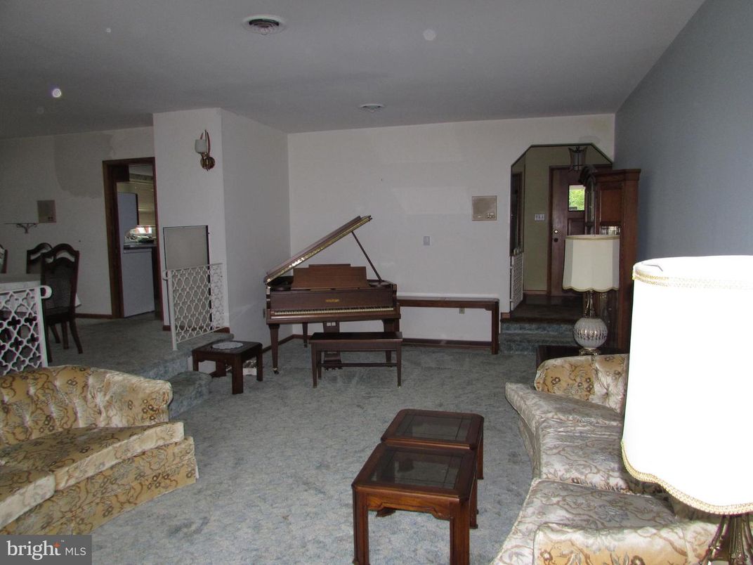 Interior, Living room, Piano