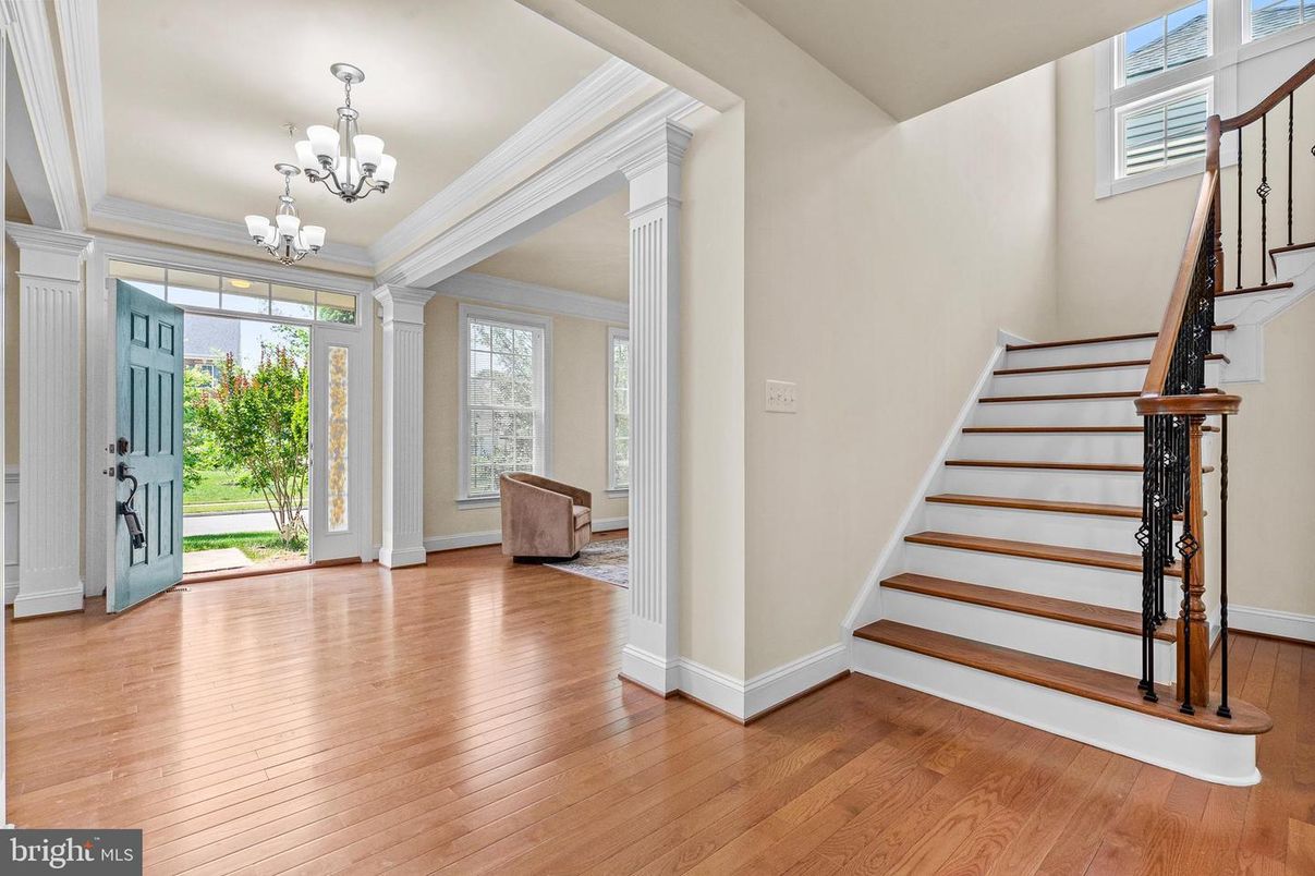 Chandelier, Interior, Wood Texture Flooring