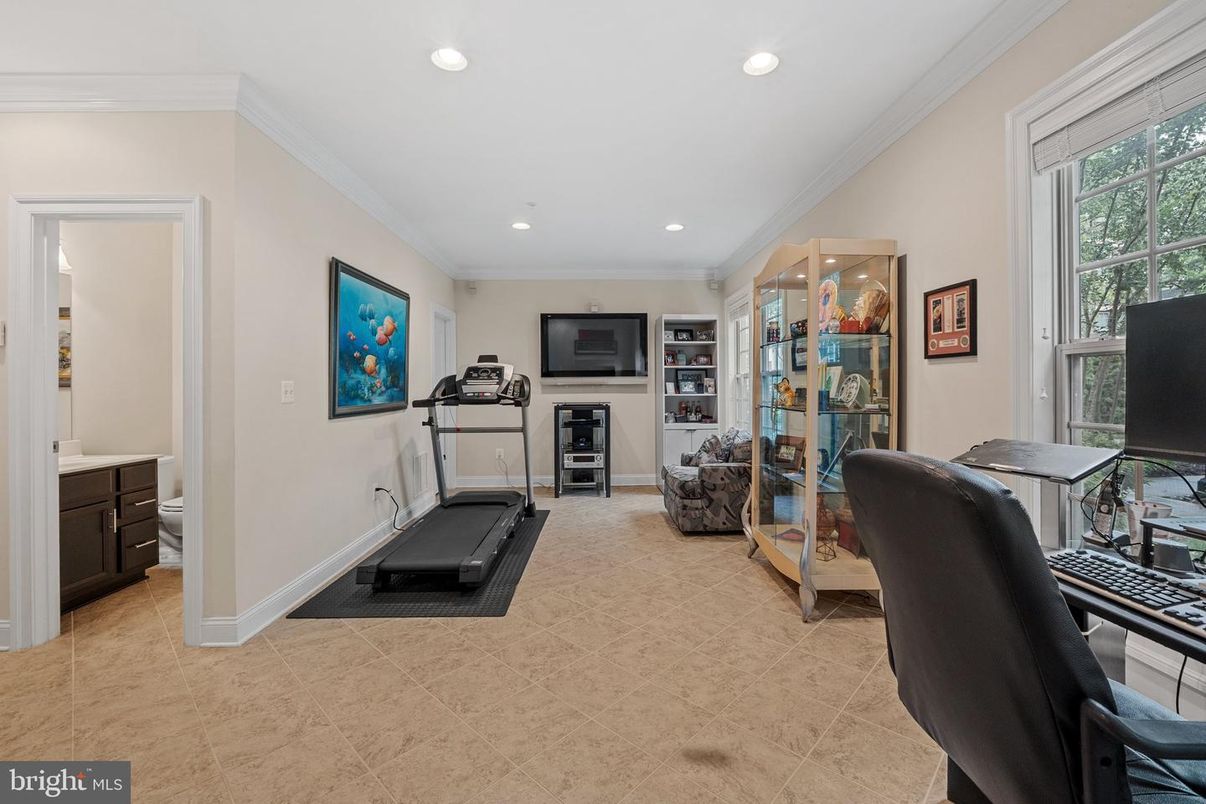 Fitness Equipment, Home Office, Interior, Recessed Lighting