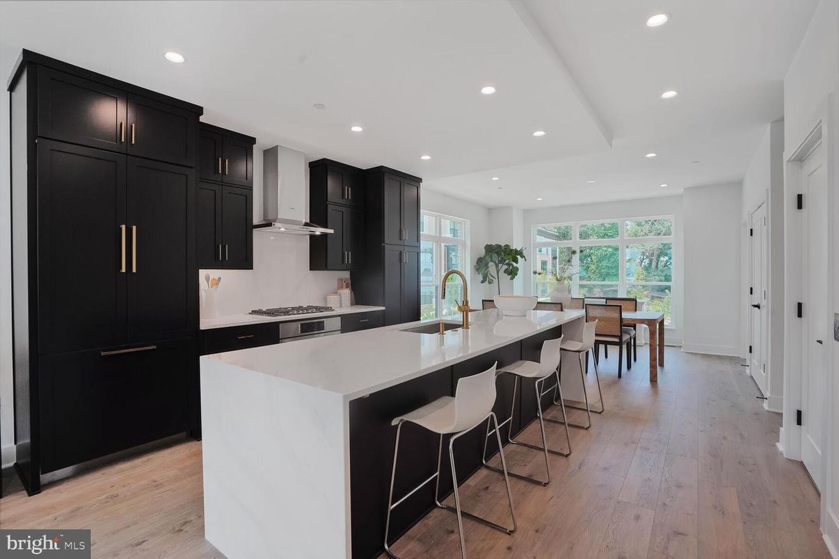 Dining room, Interior, Kitchen, Recessed Lighting, Wood Texture Flooring