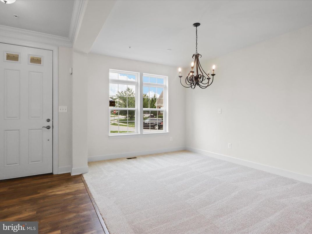 Chandelier, Empty room, Interior, Wood Texture Flooring