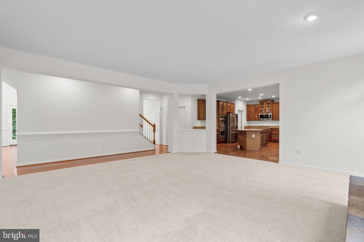 Empty room, Interior, Kitchen, Recessed Lighting