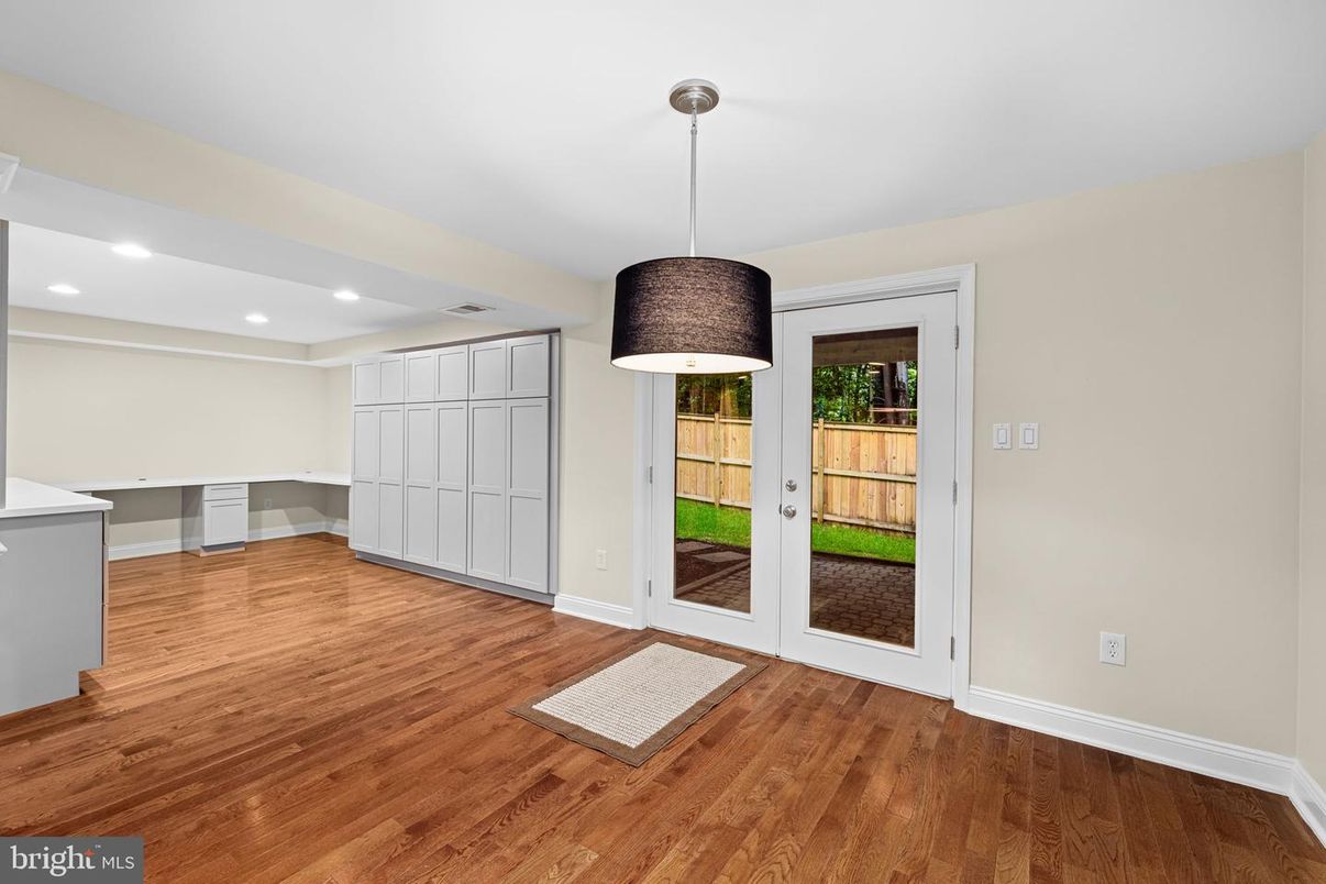 Empty room, Interior, Pendant Lights, Recessed Lighting, Wood Texture Flooring