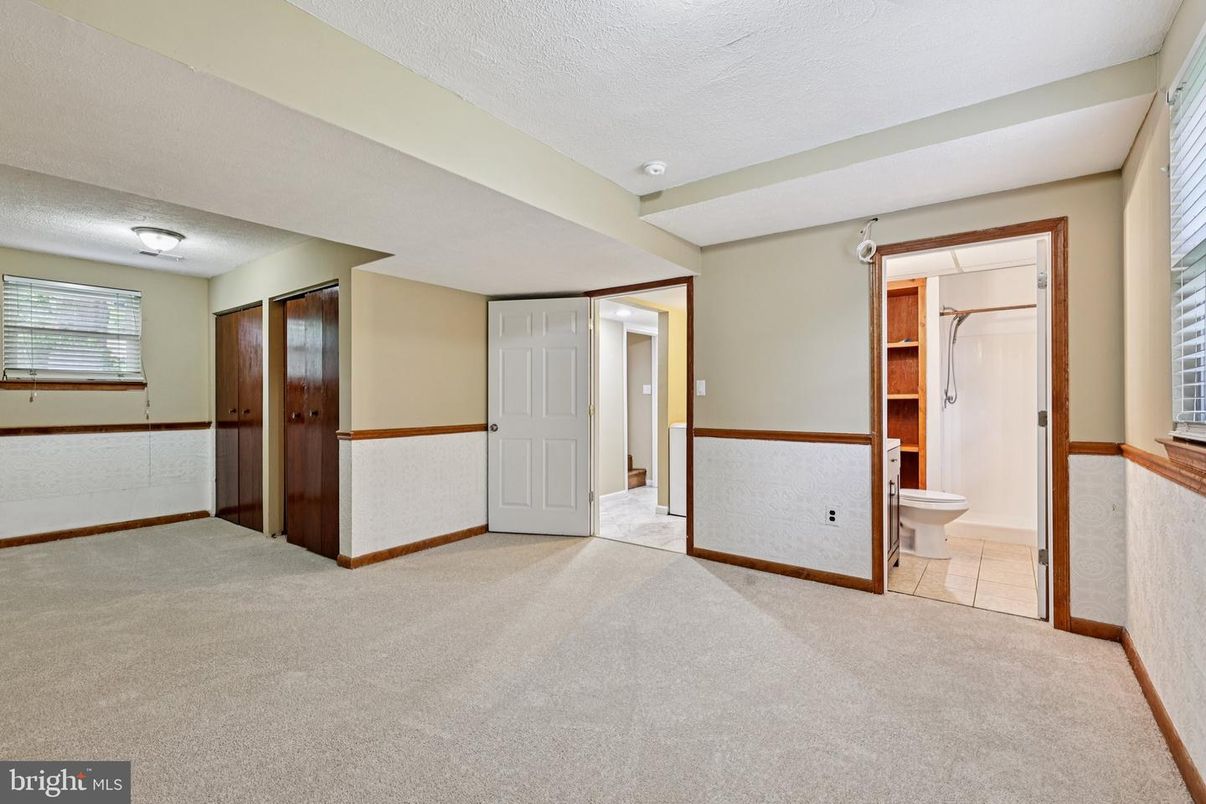 Bathroom, Empty room, Interior