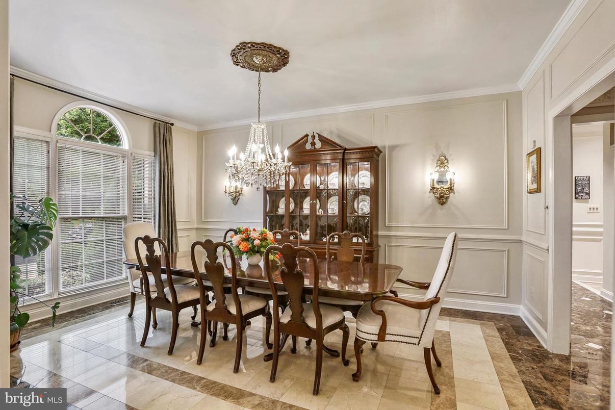 Chandelier, Dining room, Interior