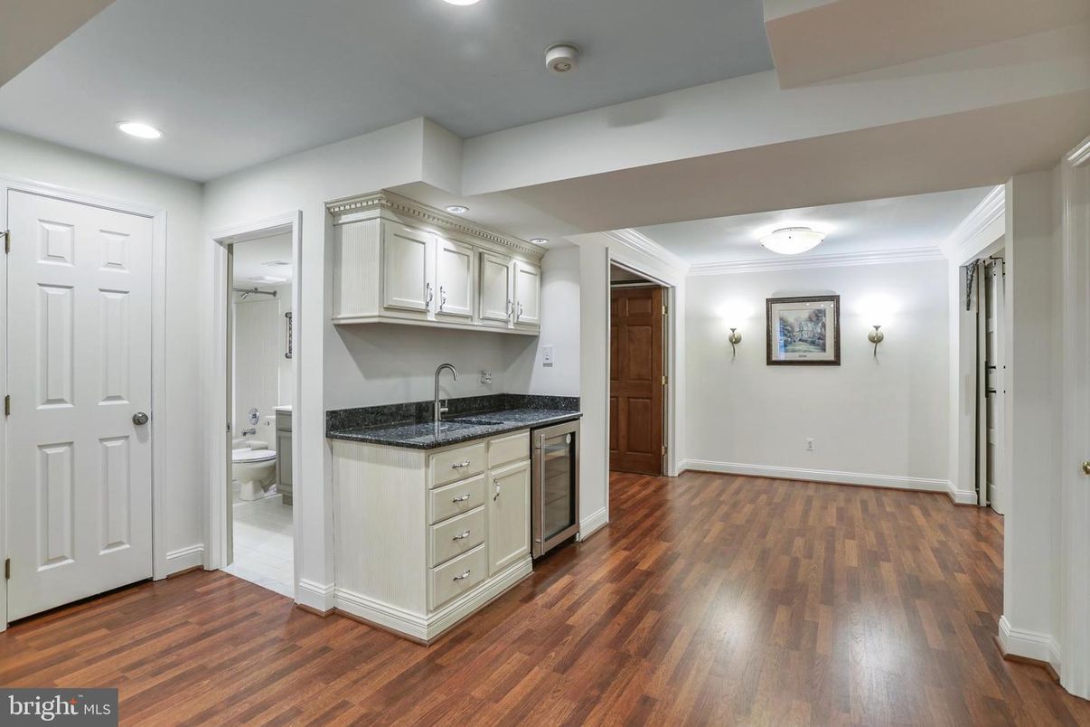 Bathroom, Interior, Recessed Lighting, Wood Texture Flooring