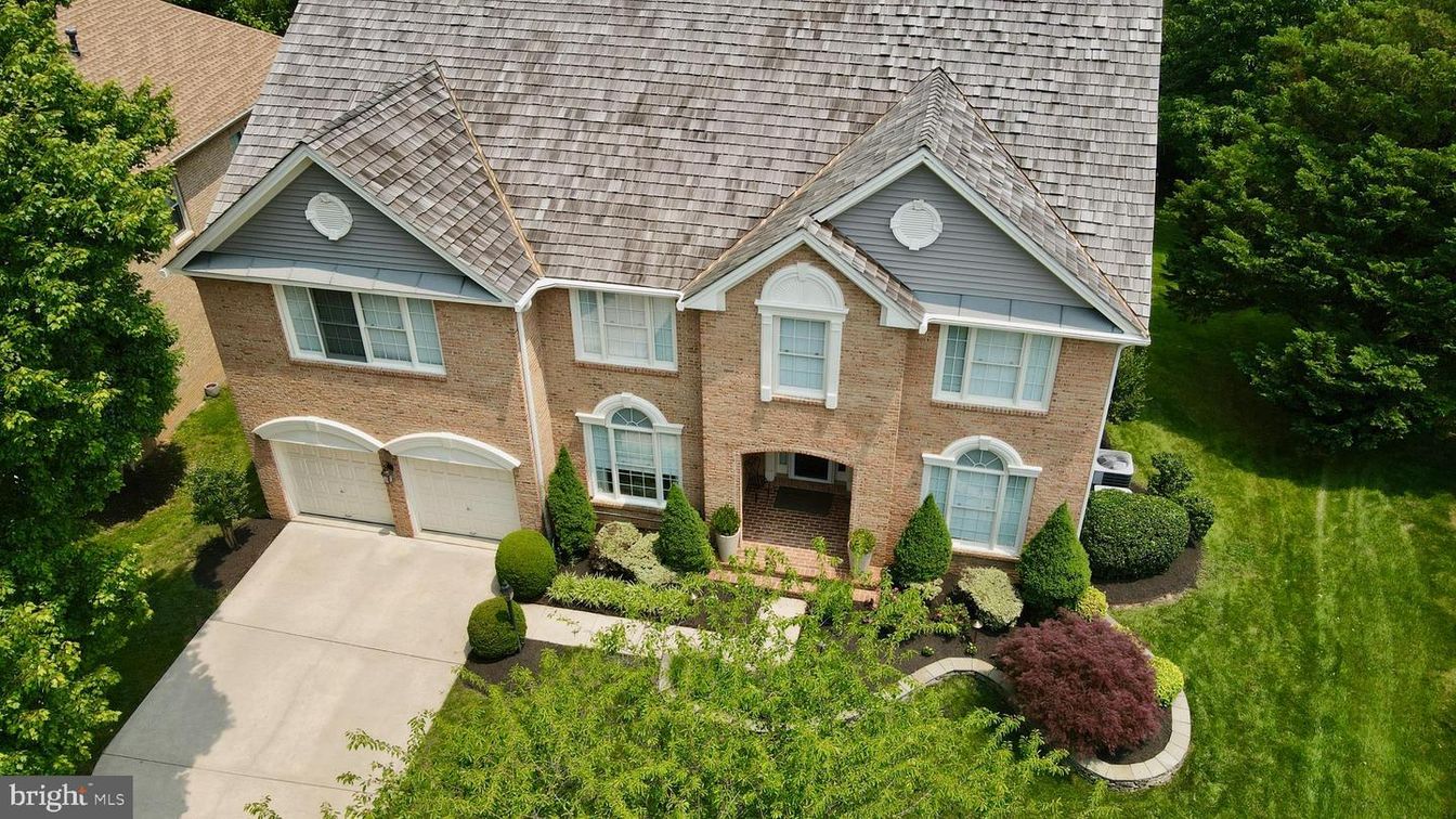 Attached, Exterior, Facade, Brick Facade, Brick Traditional
