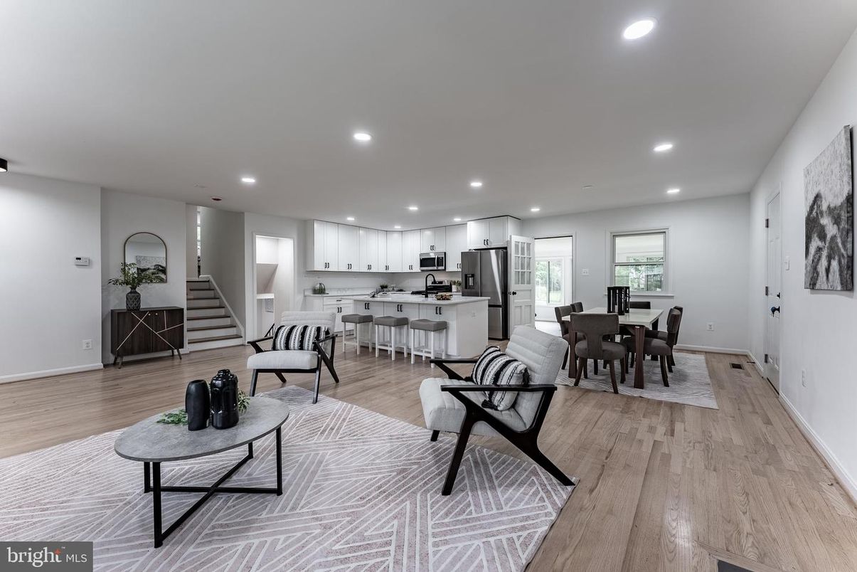 Dining room, Interior, Kitchen, Recessed Lighting, Stainless Steel Appliances, Wood Texture Flooring