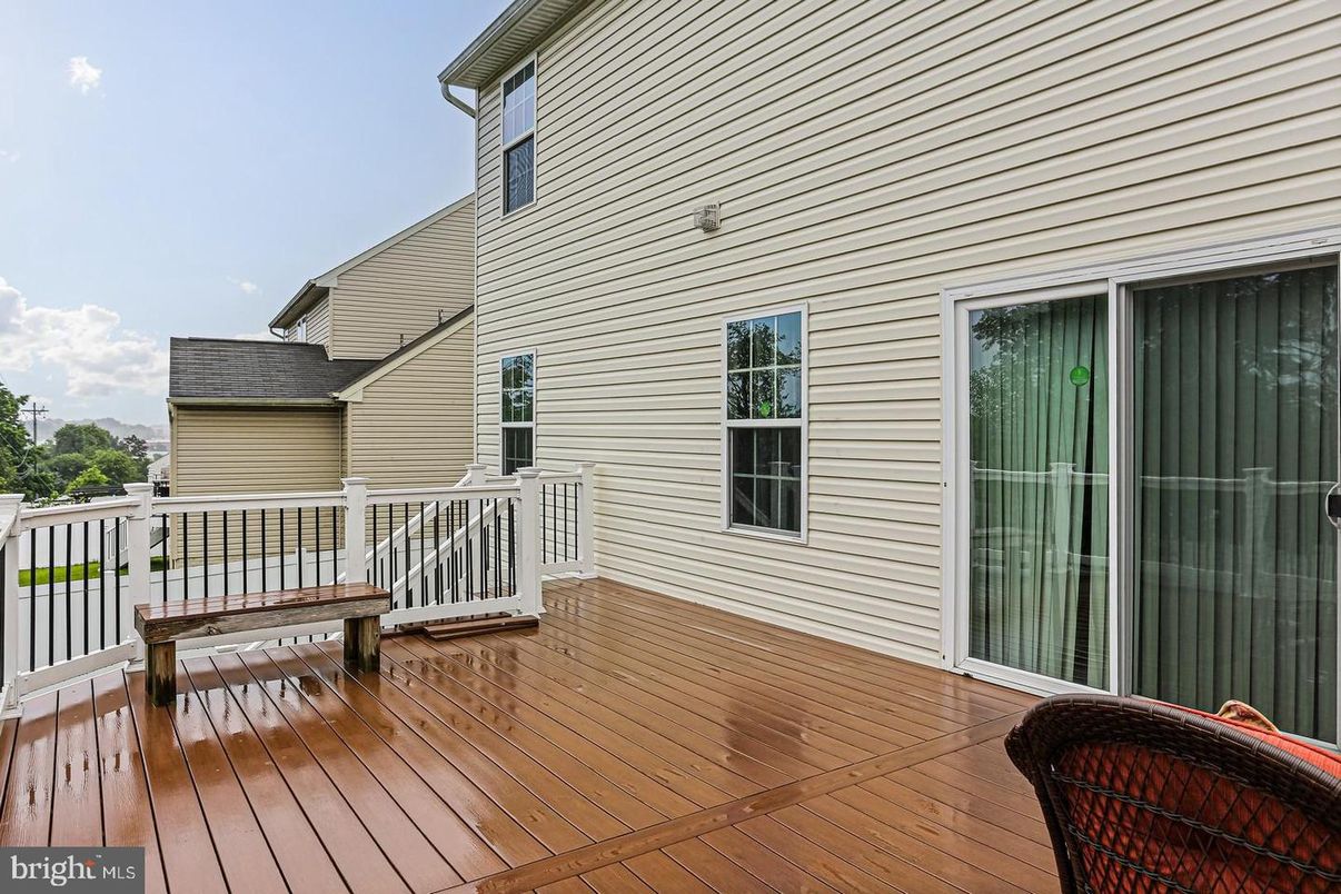 Exterior, Wood Texture Flooring