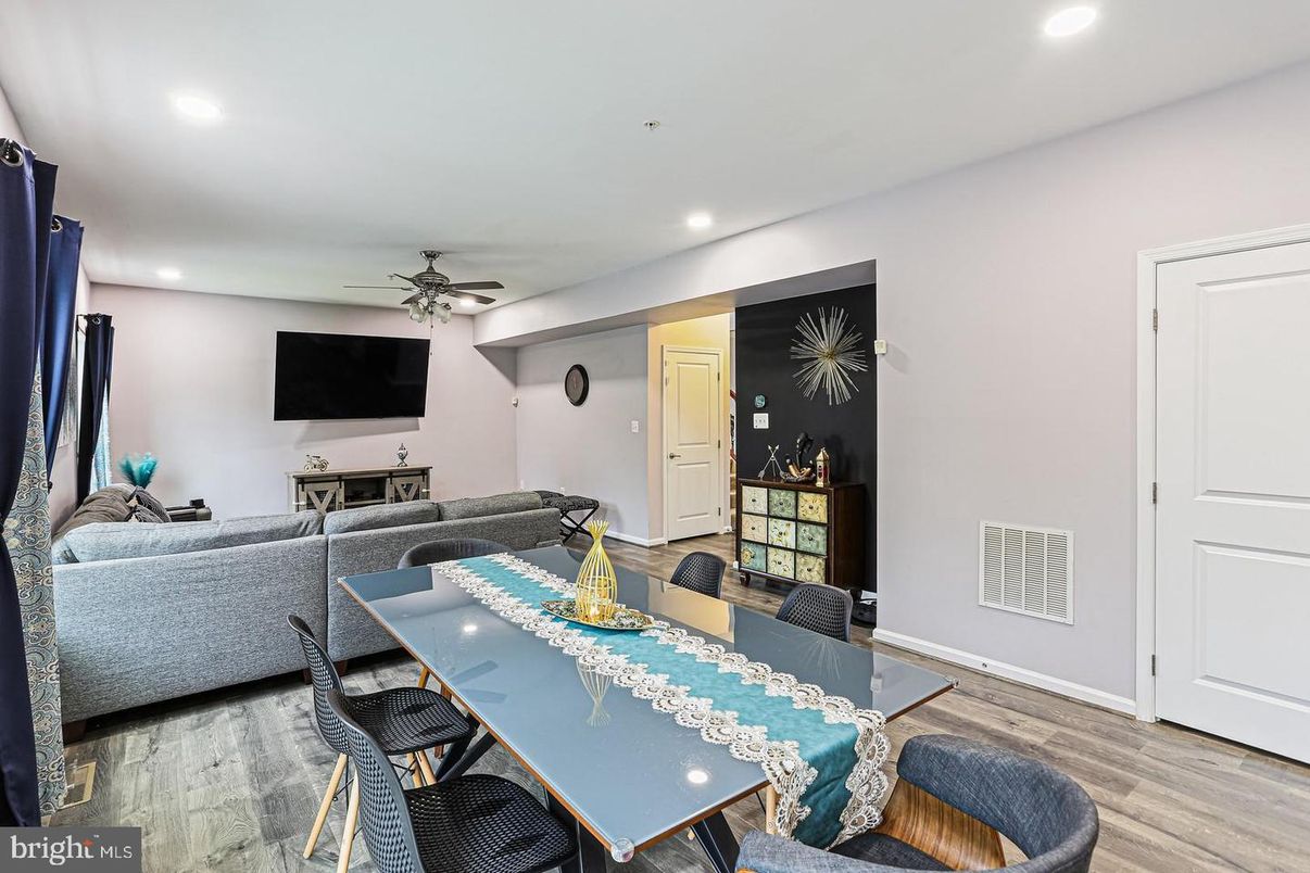 Dining room, Interior, Living room, Recessed Lighting, Wood Texture Flooring