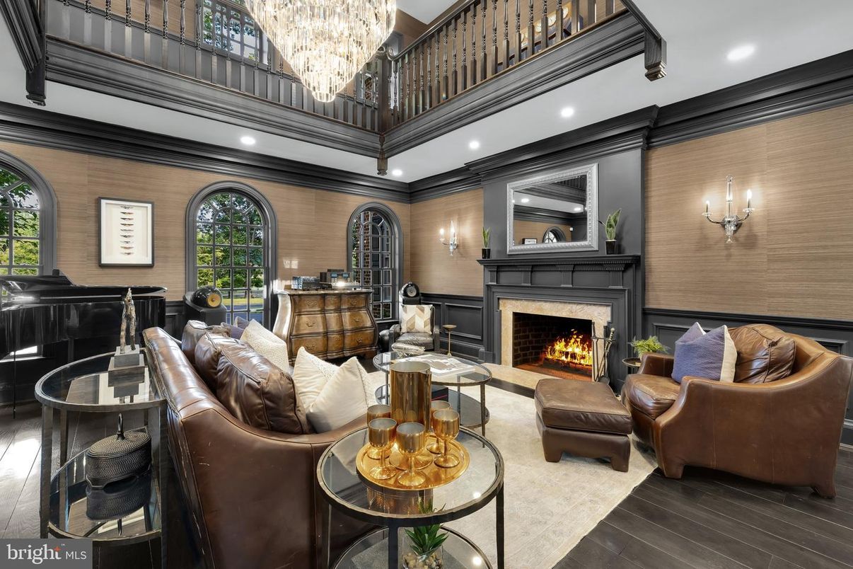 Chandelier, Fireplace, Interior, Living room, Piano, Recessed Lighting, Wood Texture Flooring
