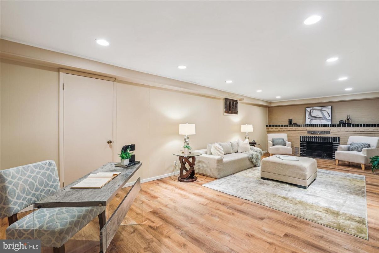 Fireplace, Interior, Living room, Recessed Lighting, Wood Texture Flooring