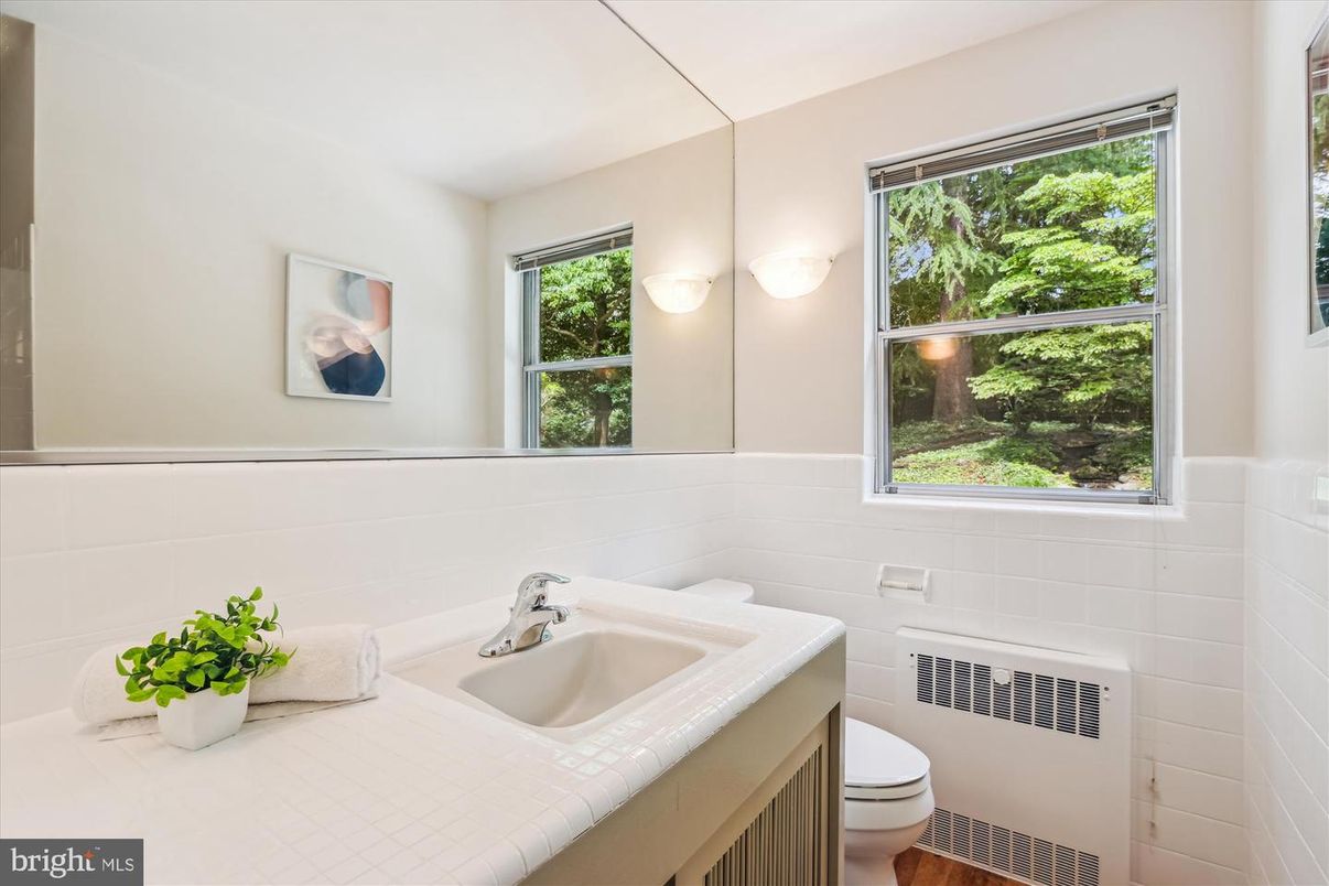 Bathroom, Interior, Tile Countertops