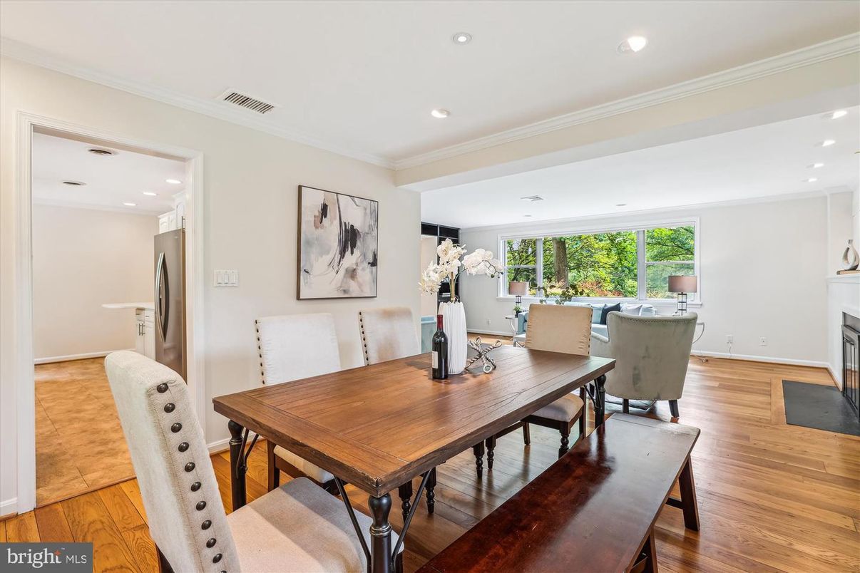 Dining room, Fireplace, Interior, Recessed Lighting, Wood Texture Flooring