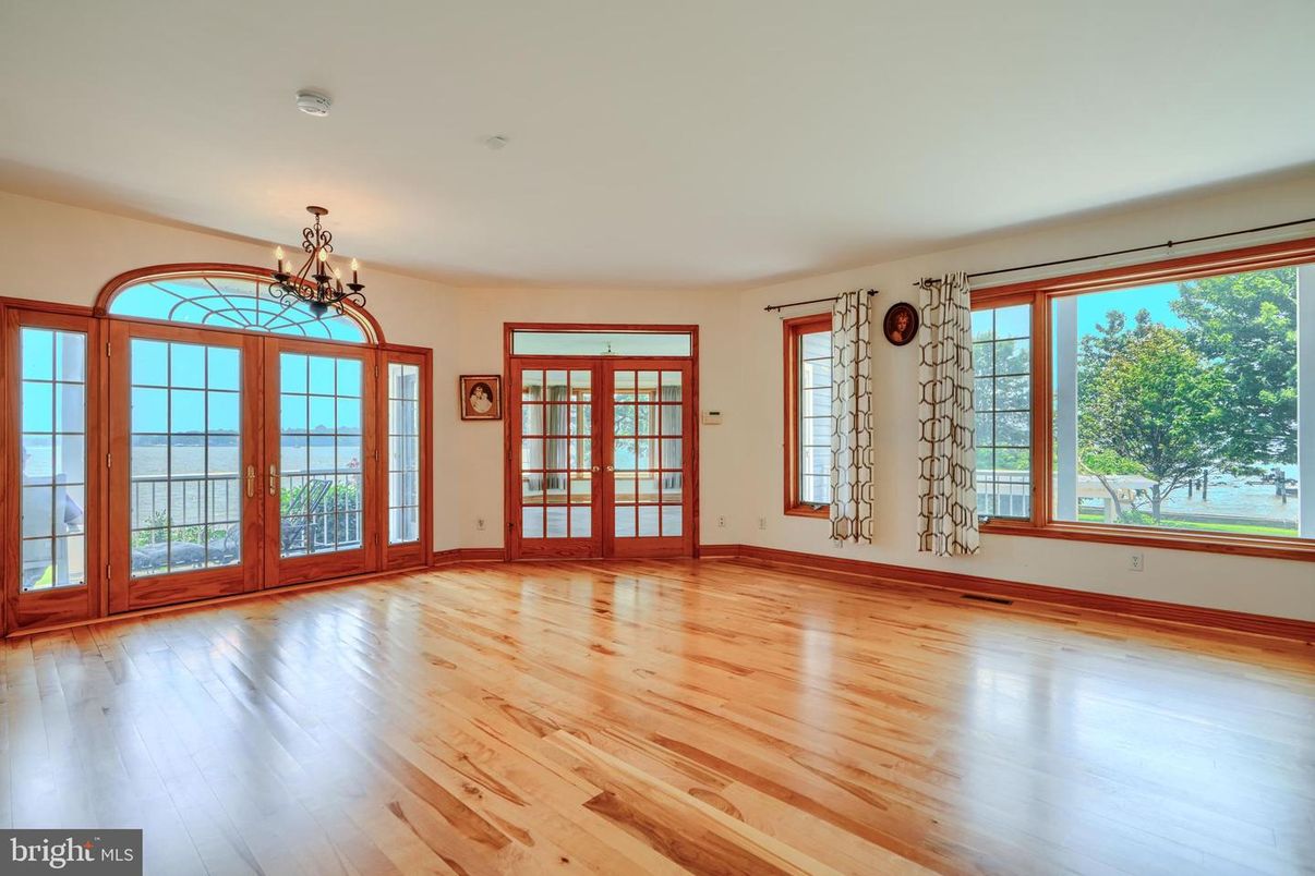 Chandelier, Empty room, Interior, Wood Texture Flooring