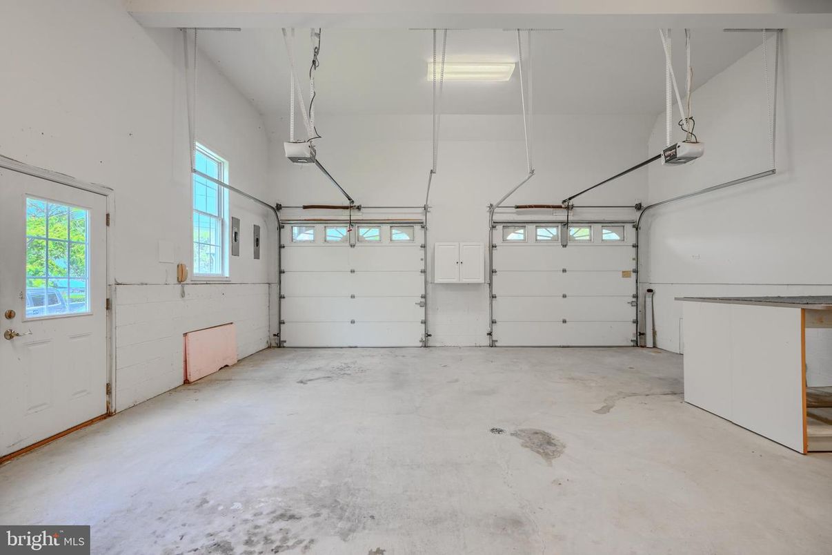 Garage, Interior