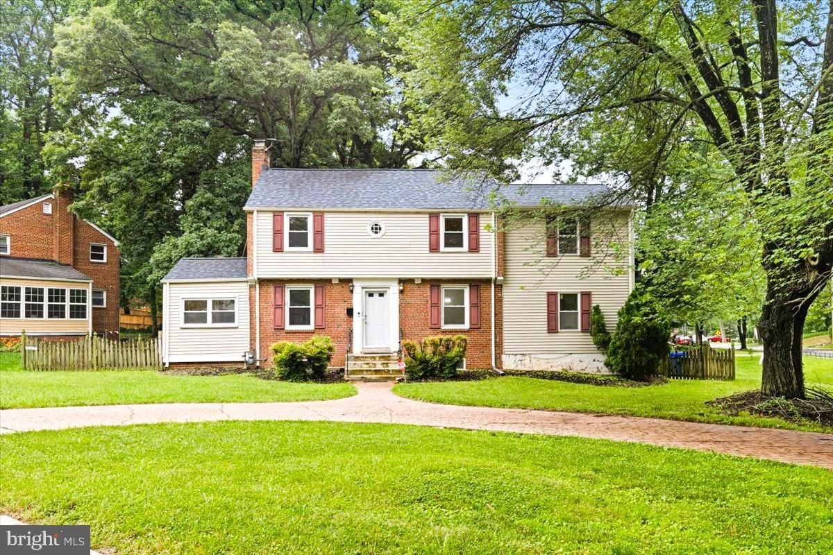 Exterior, Facade, Brick Facade, Georgian
