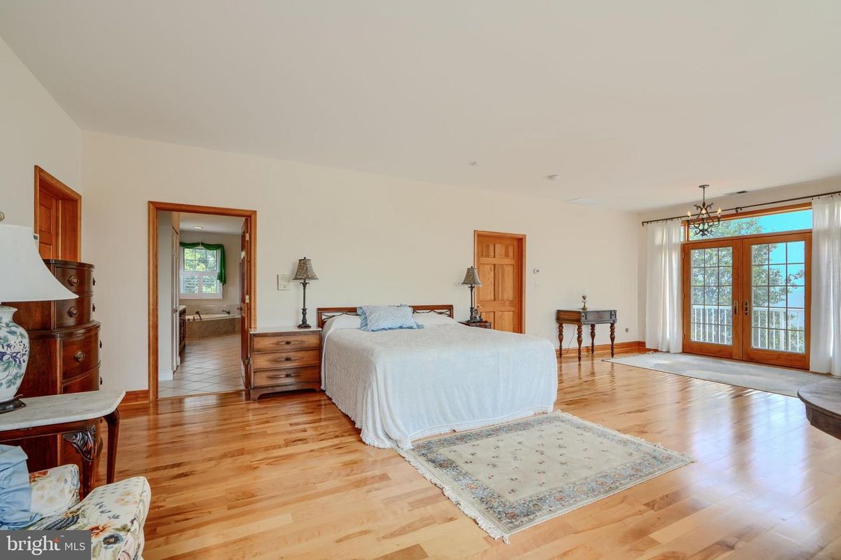 Bedroom, Interior, Pendant Lights, Wood Texture Flooring