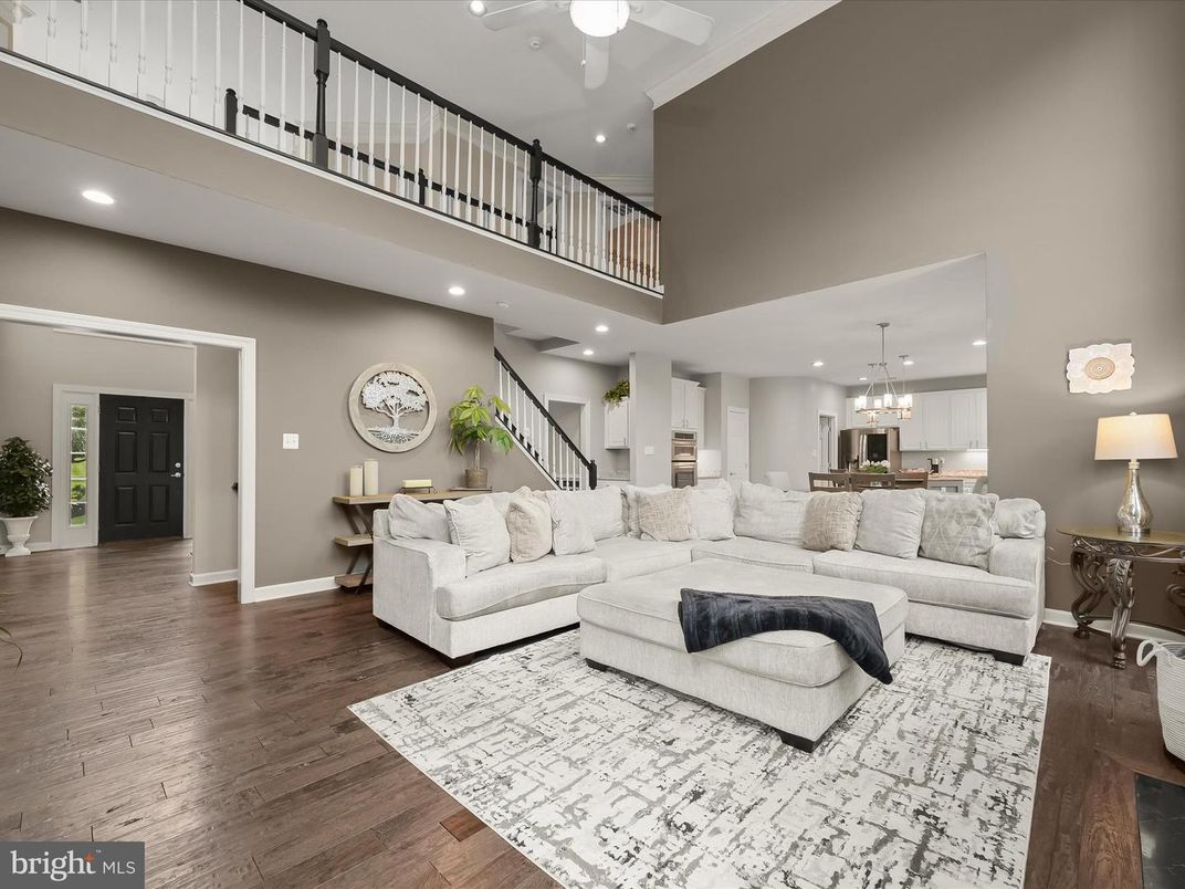 Dining room, Interior, Kitchen, Living room, Pendant Lights, Recessed Lighting, Wood Texture Flooring