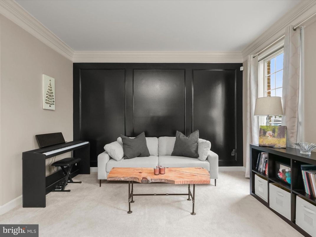 Interior, Living room, Piano