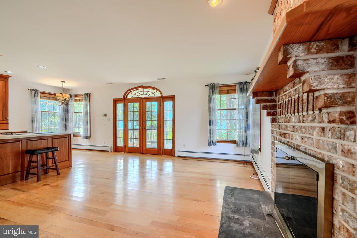 Chandelier, Interior, Recessed Lighting, Wood Texture Flooring