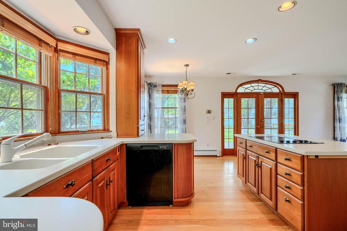 Chandelier, Interior, Kitchen, Recessed Lighting, Wood Texture Flooring